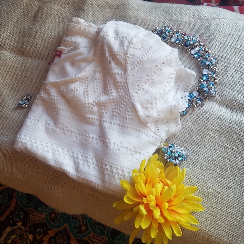 Bongo White sheath dress with texture